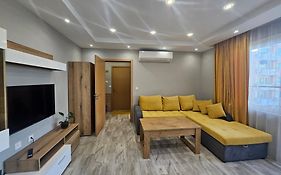 Boutique Apartment Yellow 1